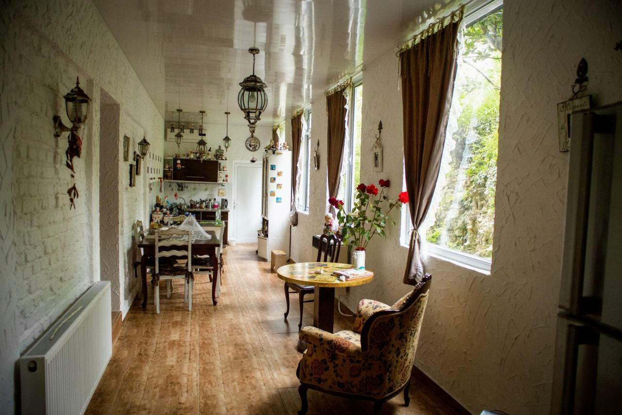 Art House Kutateli Hotel Tskaltubo Bagian luar foto